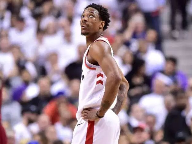 跑动牵制莱 跑动牵制莱